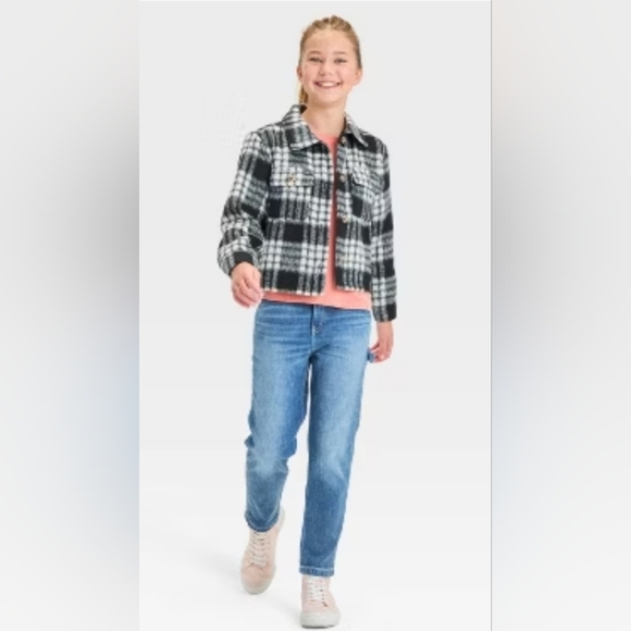 Cat & Jack Girls' Cropped Plaid Shacket NWT Sizes: S & M - Picture 3 of 8